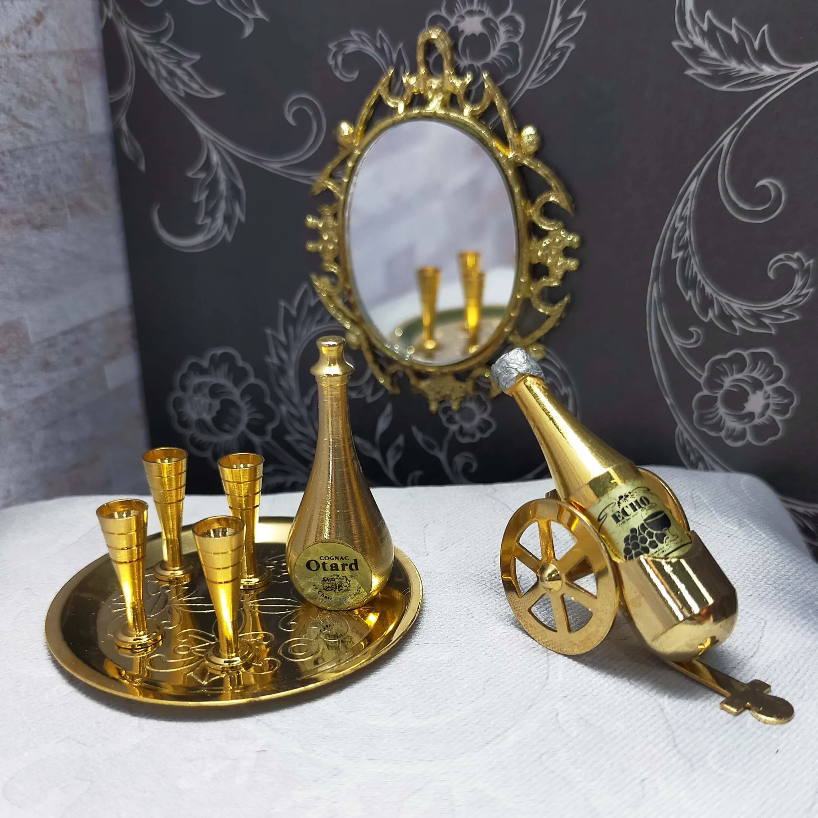 Miniature Doll House 1:12 Wine Drinking Party