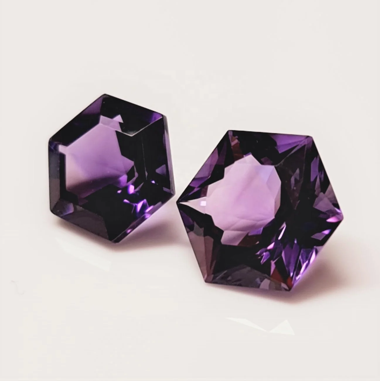 Fancy Star cut semi precious gemstones amethyst. Calibrated in different sizes as per requirements.