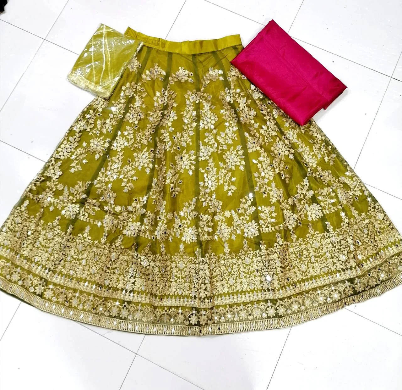 2022 Hot Selling Pakistani Indian Saree Traditional Silk Lehenga Choli Wedding Gown Lace Long Style Latest Special Parties