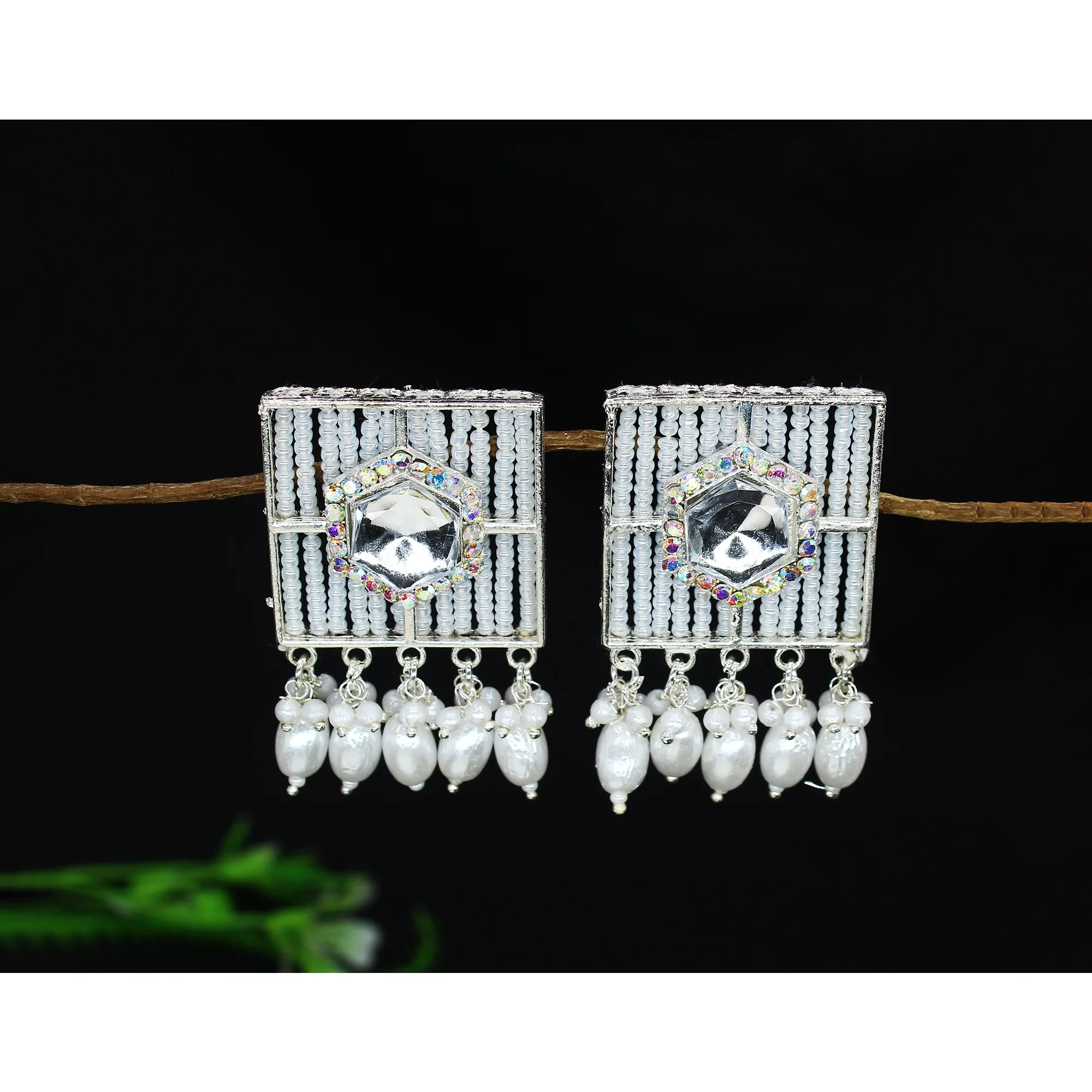 Wholesale Fashionable Gold Plated Meenakari Kundan Earrings Indian Bridal Wedding Party Jewelry With Tassel Shape for Engagement