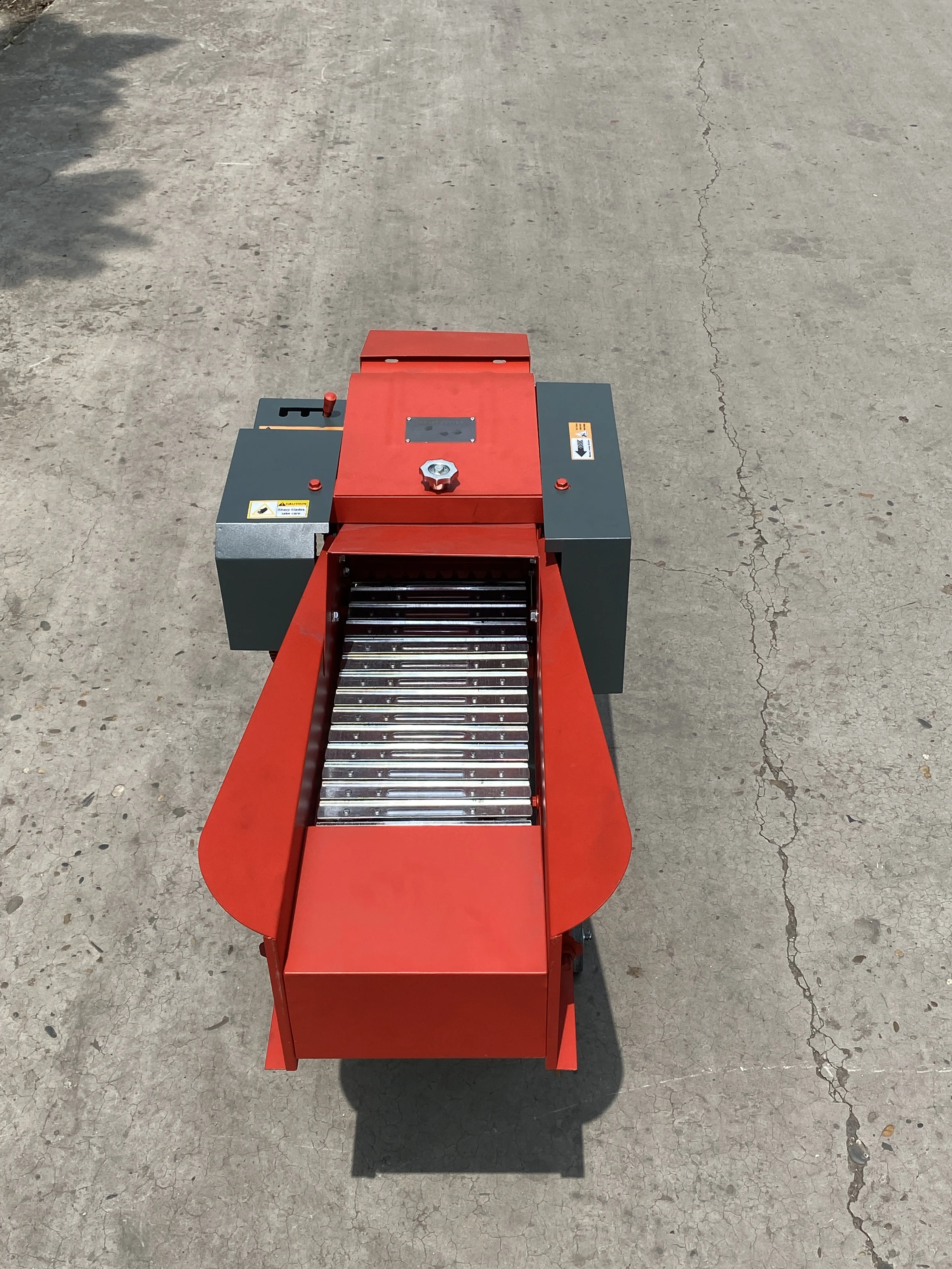 Top sale 1500kg/hour hay forage chopper small chaff cutter machine with electric motor grass chaff cutter machine animal feed