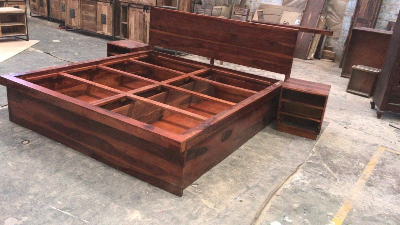 Solid Mango Wooden Industrial Vintage Style Folding  Bed Unique Style Bedroom Hotel Bedroom