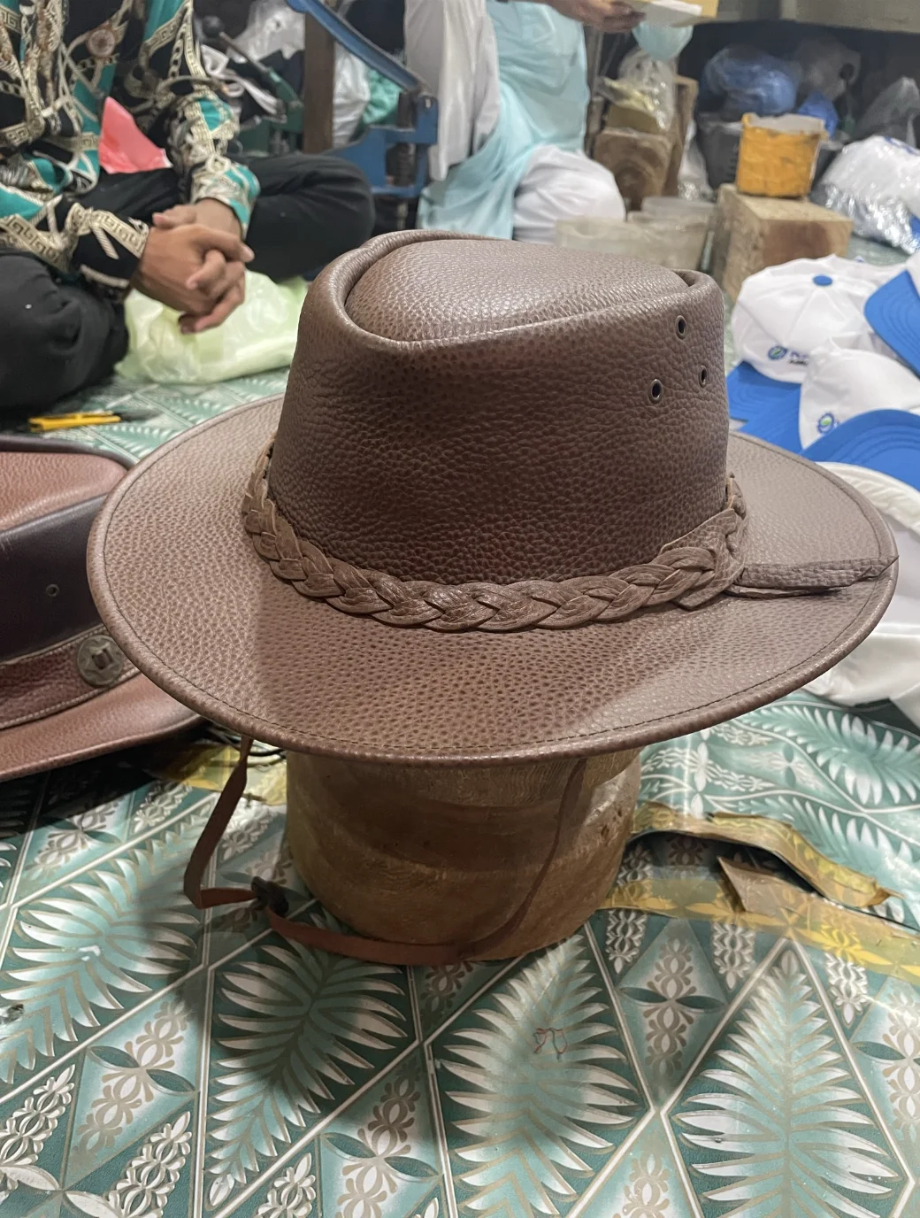 Cowboy Hats Made in Genuine Leather Top Quality Design With Customizations Wholesale Wide Brim Hats For Men & Women