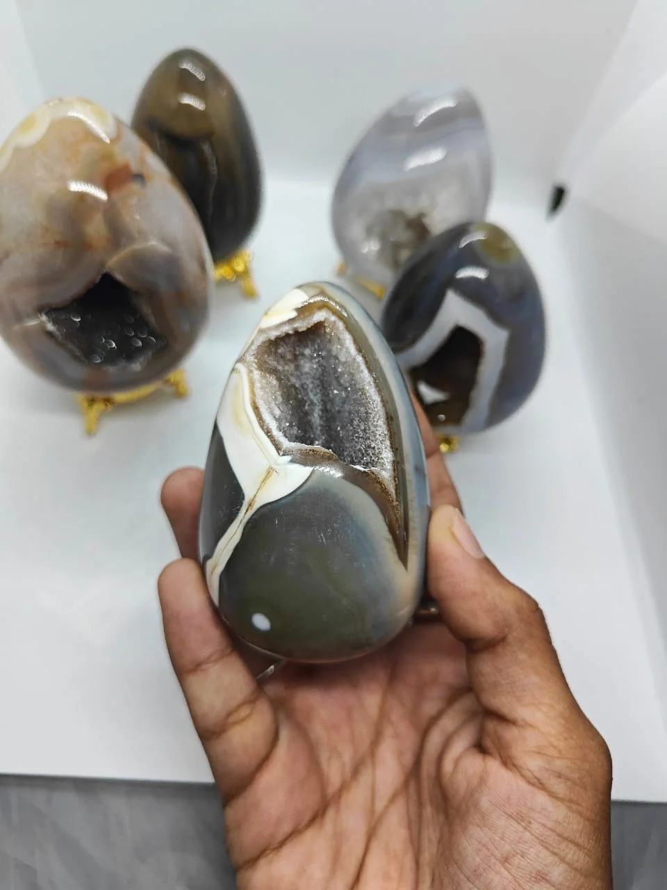 Wholesale high quality natural Polished Small Agate Druzy Egg crystal Geode crystal Eggs Craft also used  for decoration