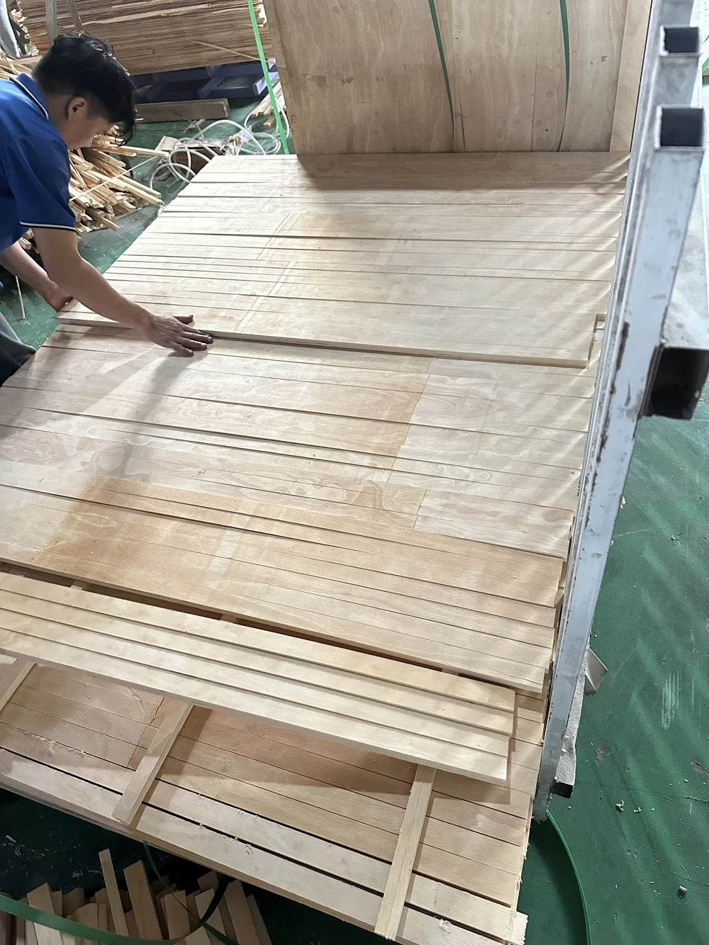 Commercial & Construction Rubber Pine Veneer Plywood Red Oak Wood Veneers 4X8 Wall Panels Bed Slat Product Category