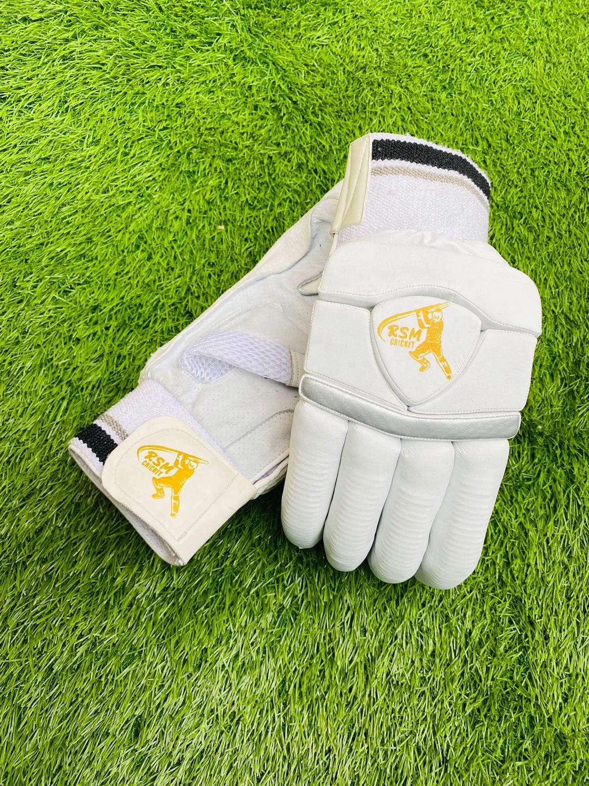 RSM CRICKET BATTING GLOVES LIGHT WEIGHT