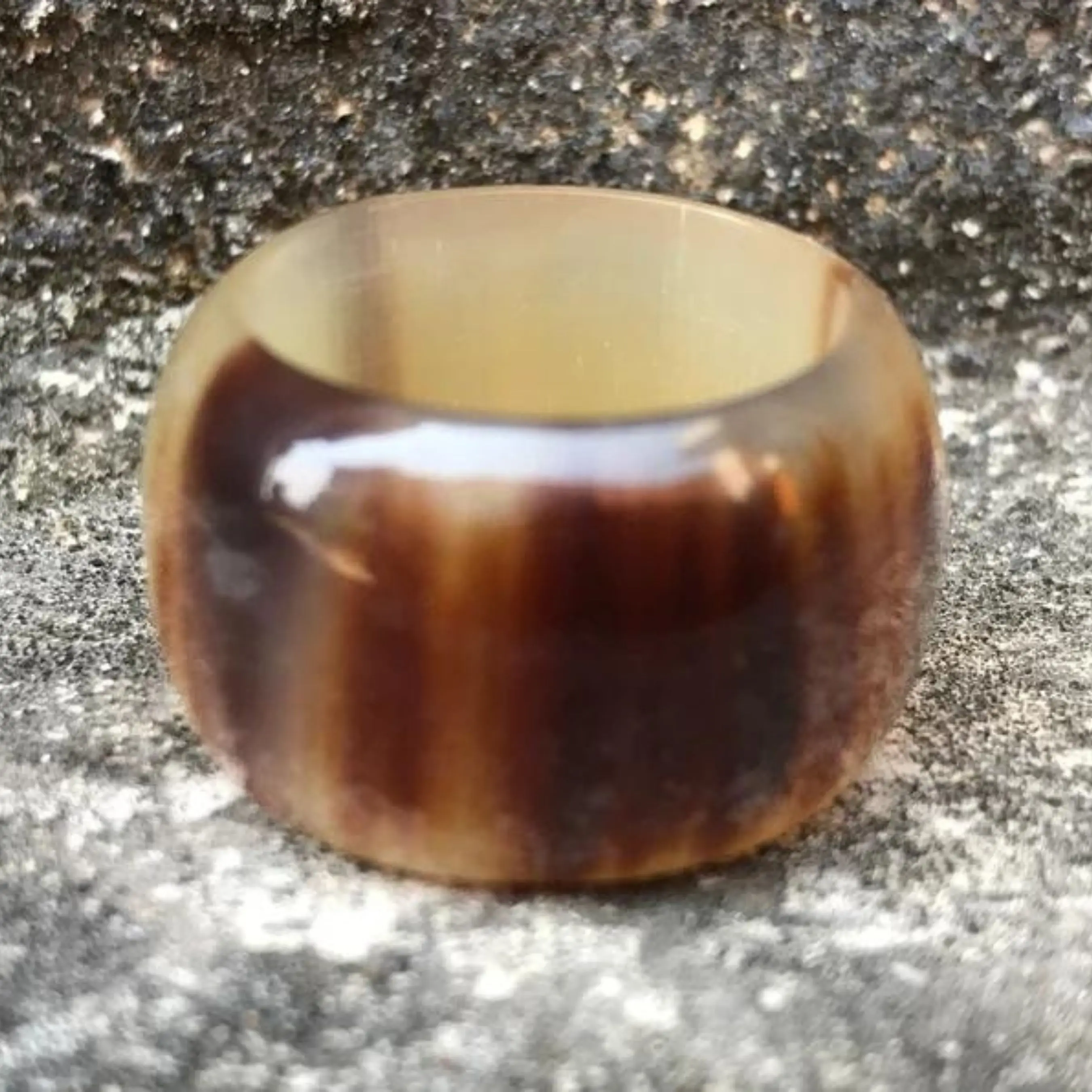 Agate Handmade Buffalo Horn Rings Personality Jewelry Elegant Look for Men Women Jewelry Small Size Piece Hot Sale Products