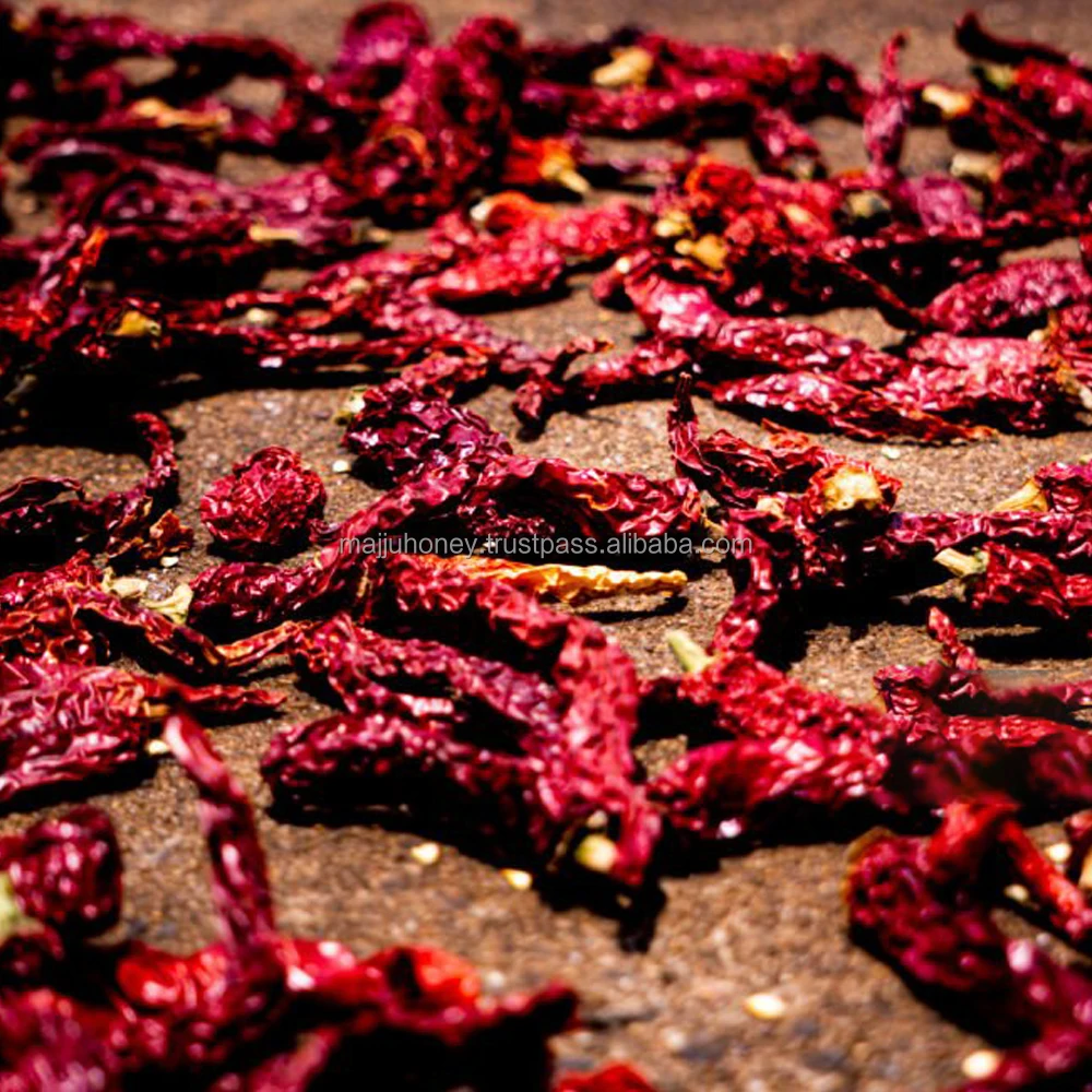 Deep Red Byadgi Chilli Dried Chili with Rich Flavor for Those Who Prefer Less Spicy Food without Stem