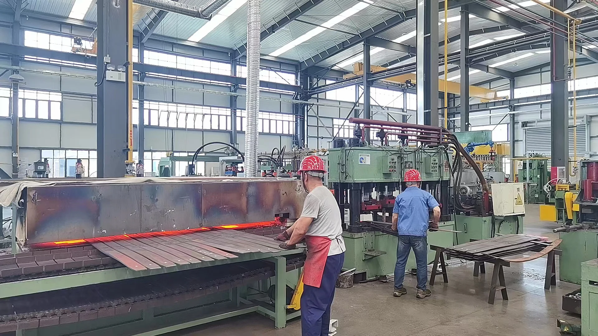 volvo trailer  leaf spring  fl220  slipper  leaf spring 237325 with bushing and center bolts