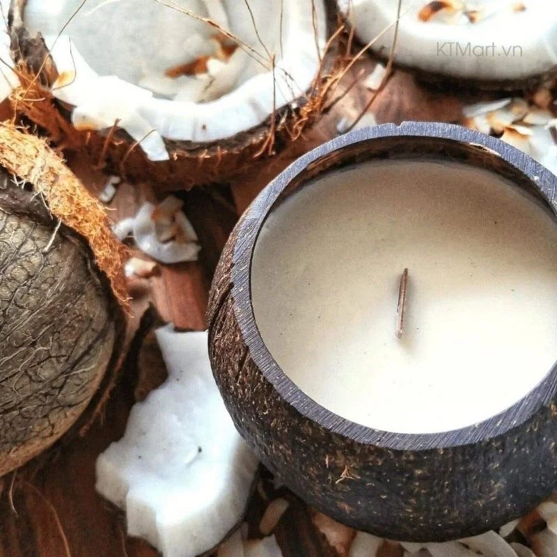 2024 Coconut Shell Scented Soy Wax Candle with Wooden Wick Hot Sales Product