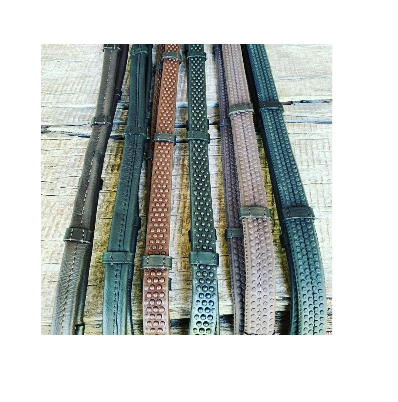 Различные стили поводков на высококачественном Индийском барабане окрашенной растительной дубленой коже с пряжками