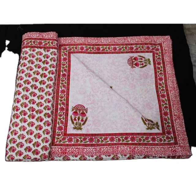 Мягкое одеяло с цветочным принтом