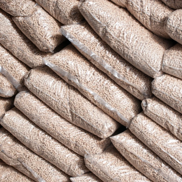 Cheap High Quality Natural Wood Pellet Briquettes 6mm 15 kg  Biomass Manufacture Wood Pellet Turkey
