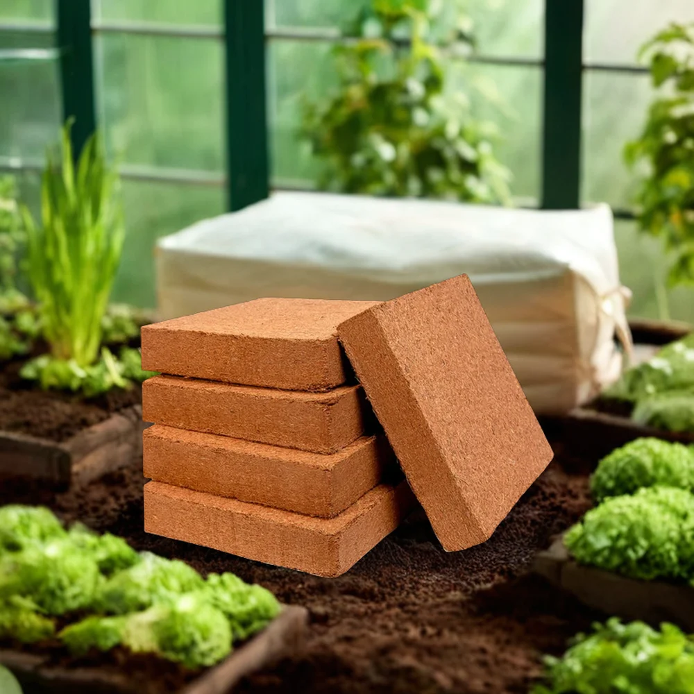 Natural Dried and Raw Coconut Husk Agricultural Waste Coco Peat for Soil Erosion Control and Enhanced Plant Growth