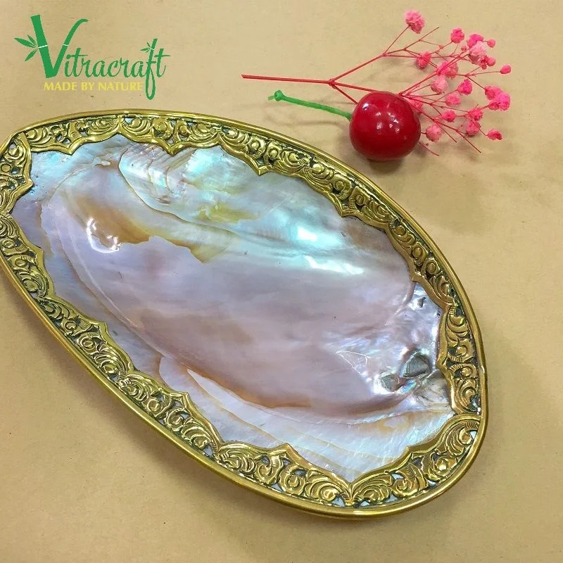 100%Natural product Pink Shell Mother Of Pearl Plate Caviar Dish Mother of pearl tray with Silver Pattern inlaid size 18 to 20cm