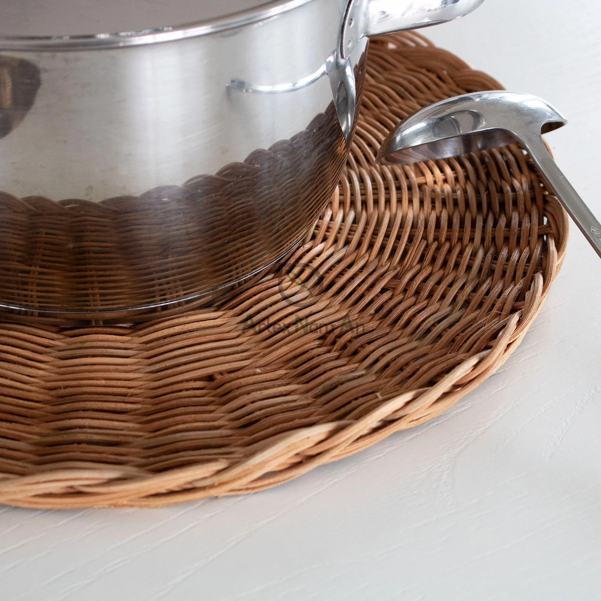 Handmade round rattan placemats table mats/wicker charger plate/woven trivets for hot pots and pans