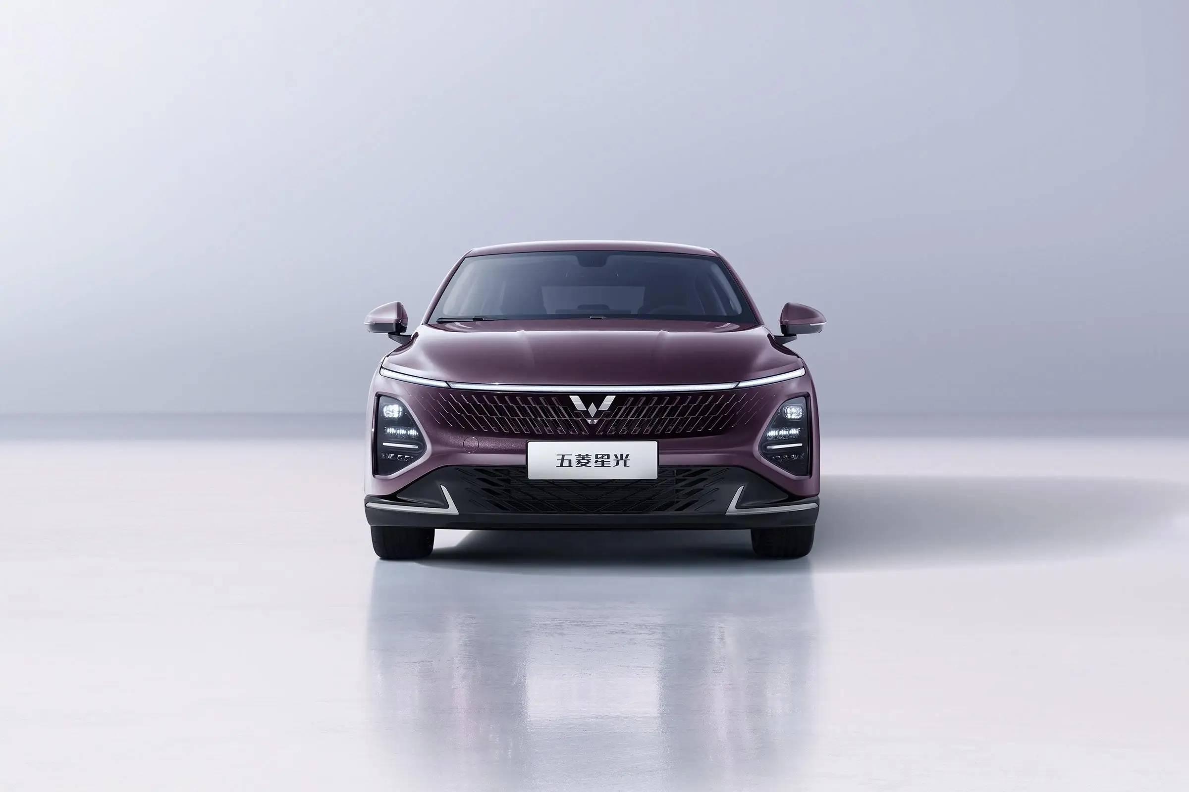 Best Price China Sedan for Export Wuling Xingguang Electric Cars Vehicles Adult Ev Sedan Cheap Vehicle New Energy Car
