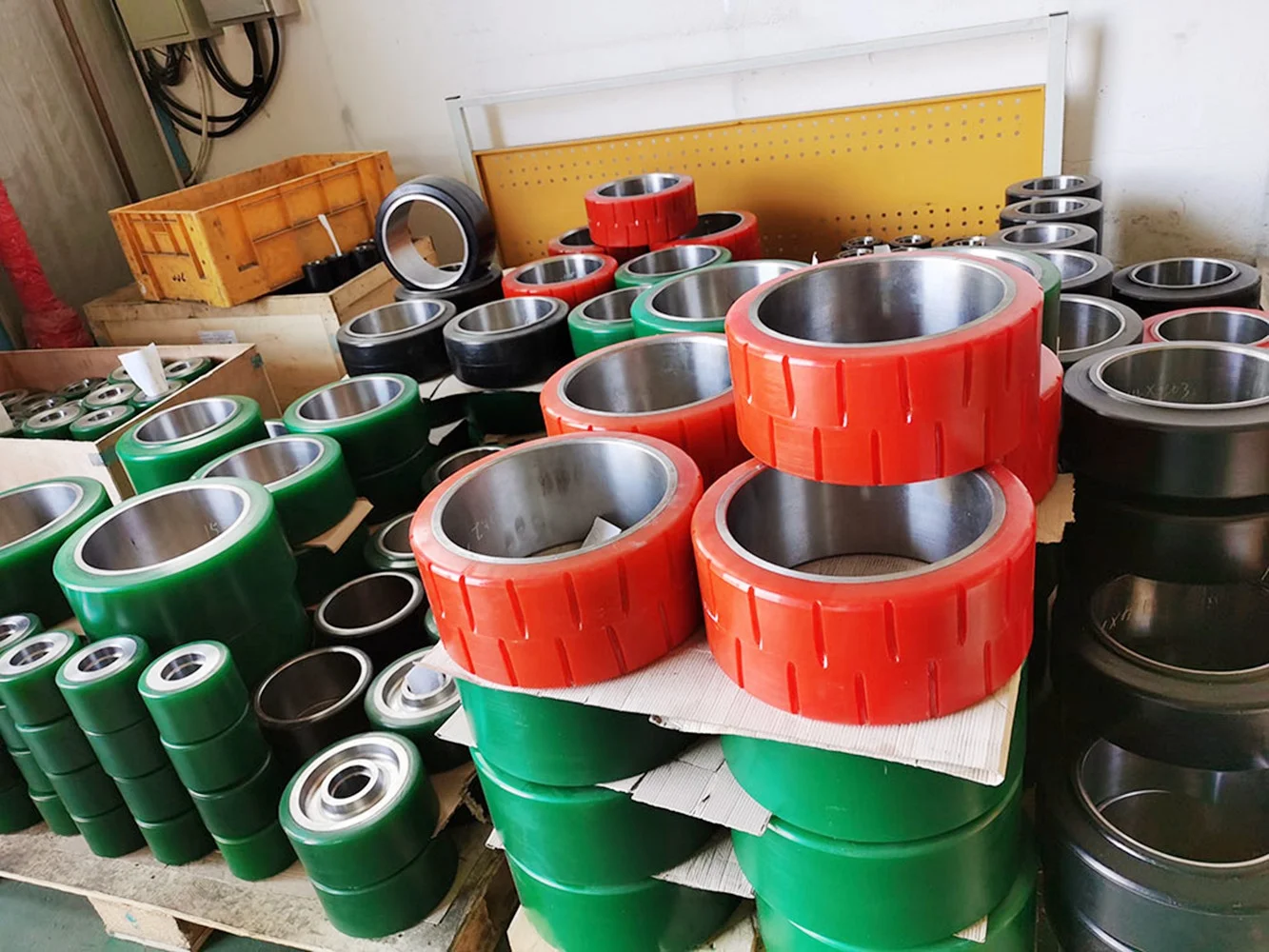 Polyurethane solid tire  Electric Forklift /Truck Solid polyurethane  PU Drive Load Caster Wheel