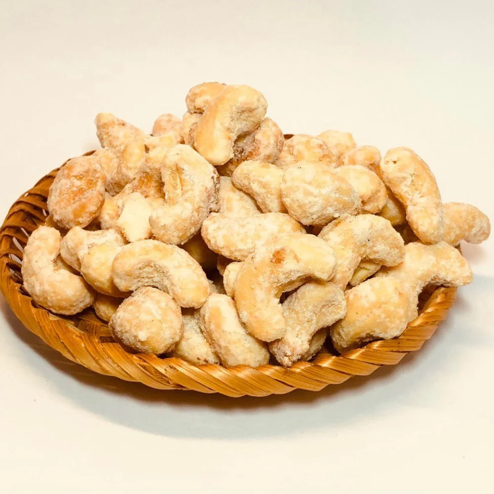 Viet Nam CASHEW nuts Cheap price Wholesale Roasted salted 500gr Specialty size W180 W320 W450 Direct factory flash delivery