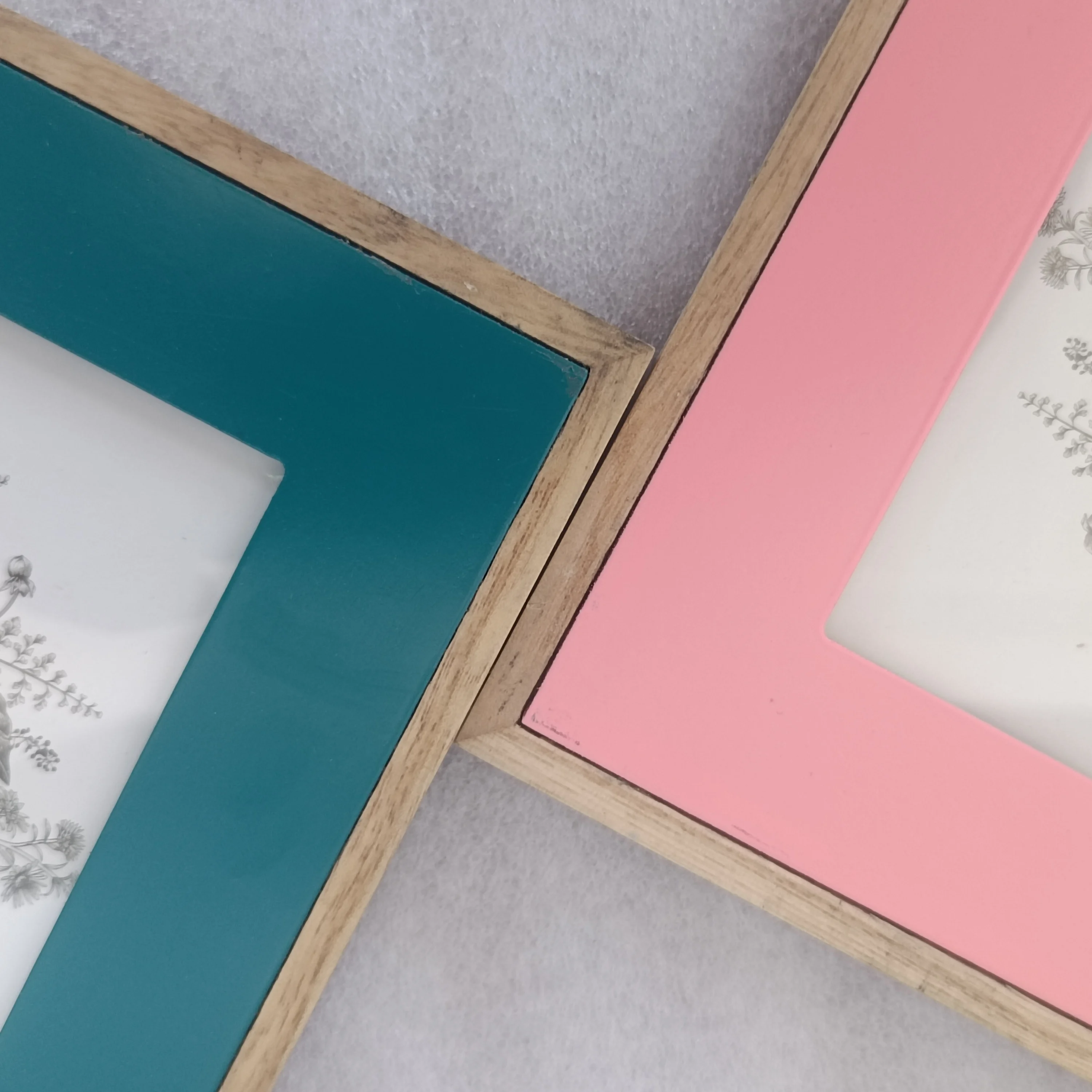 Factory custom 8X8 color phase frame with mat with 8X8 black square photo frame solid wood plastic panel desktop or wall.