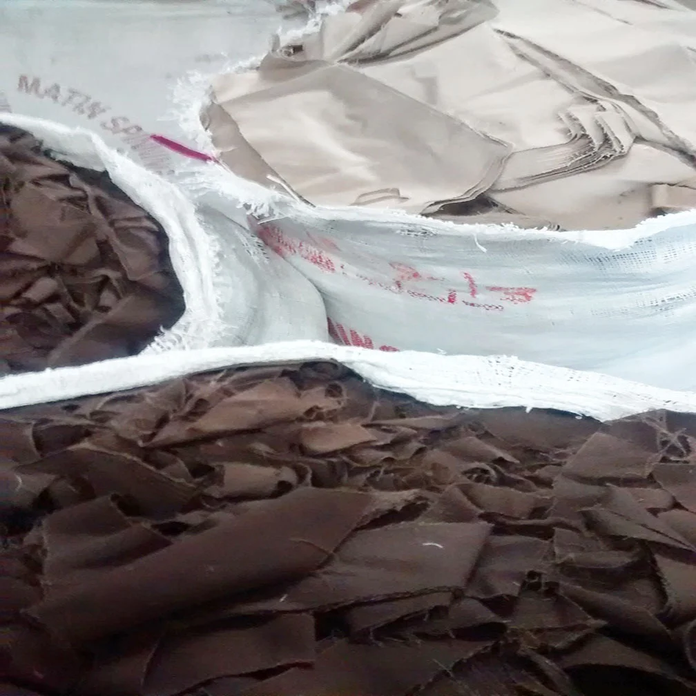 HIGH QUALITY WOVEN FABRIC TWILL-GAVADIN CUTTING  WASTE FOR RECYCLE BEIGE AND BROWN COLOR CLEAN AND LINT FREE