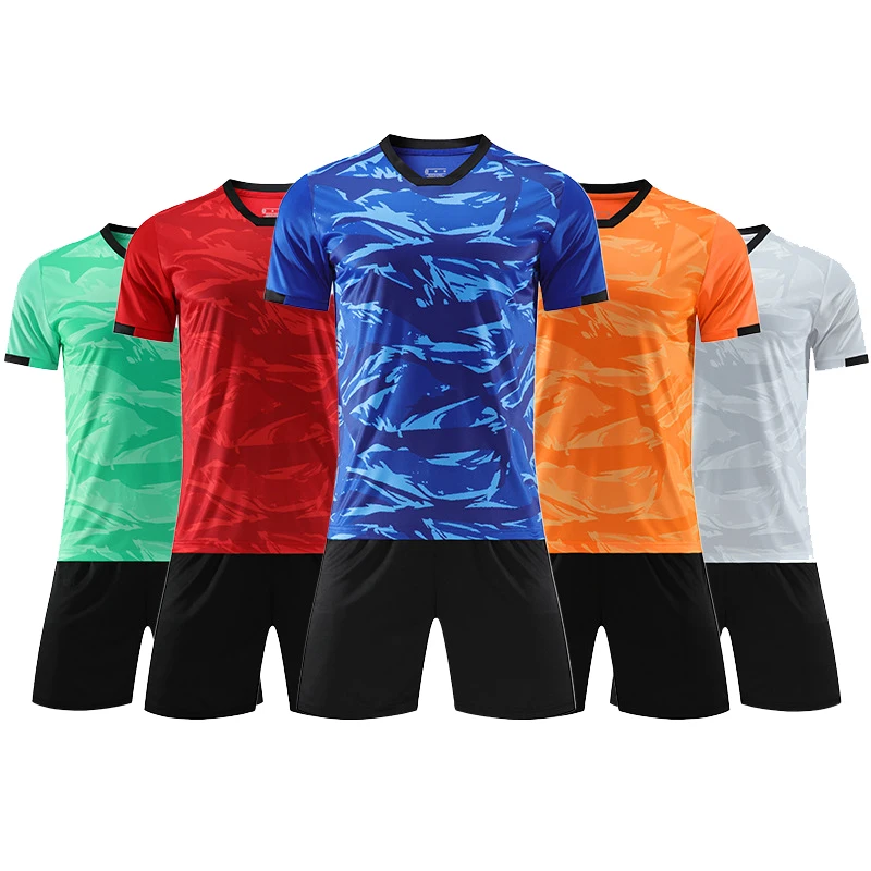 Custom Made High Quality Light Weight Football Uniform Team Football Kits Men Soccer Jersey Suit