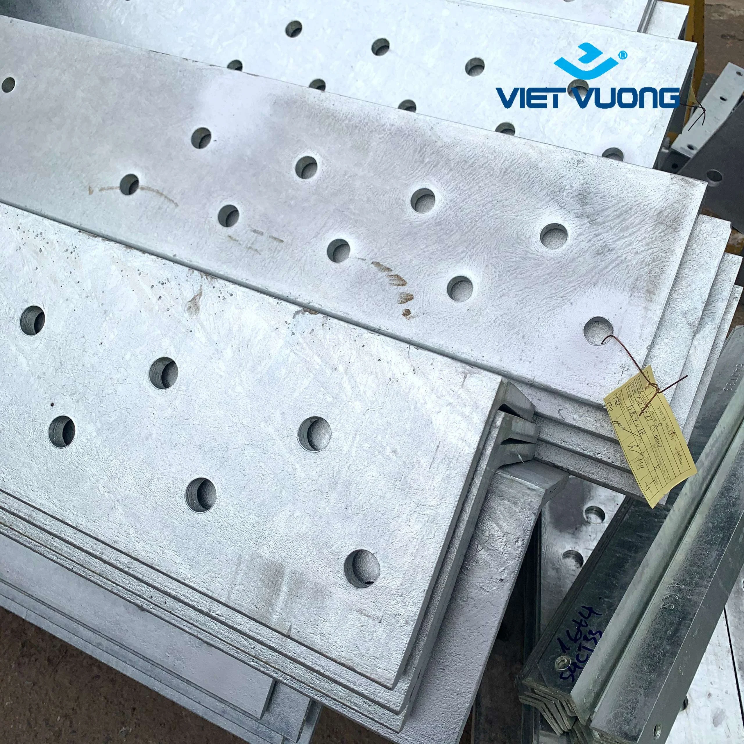 Electric transmission tower high quality made by VV for transmit power