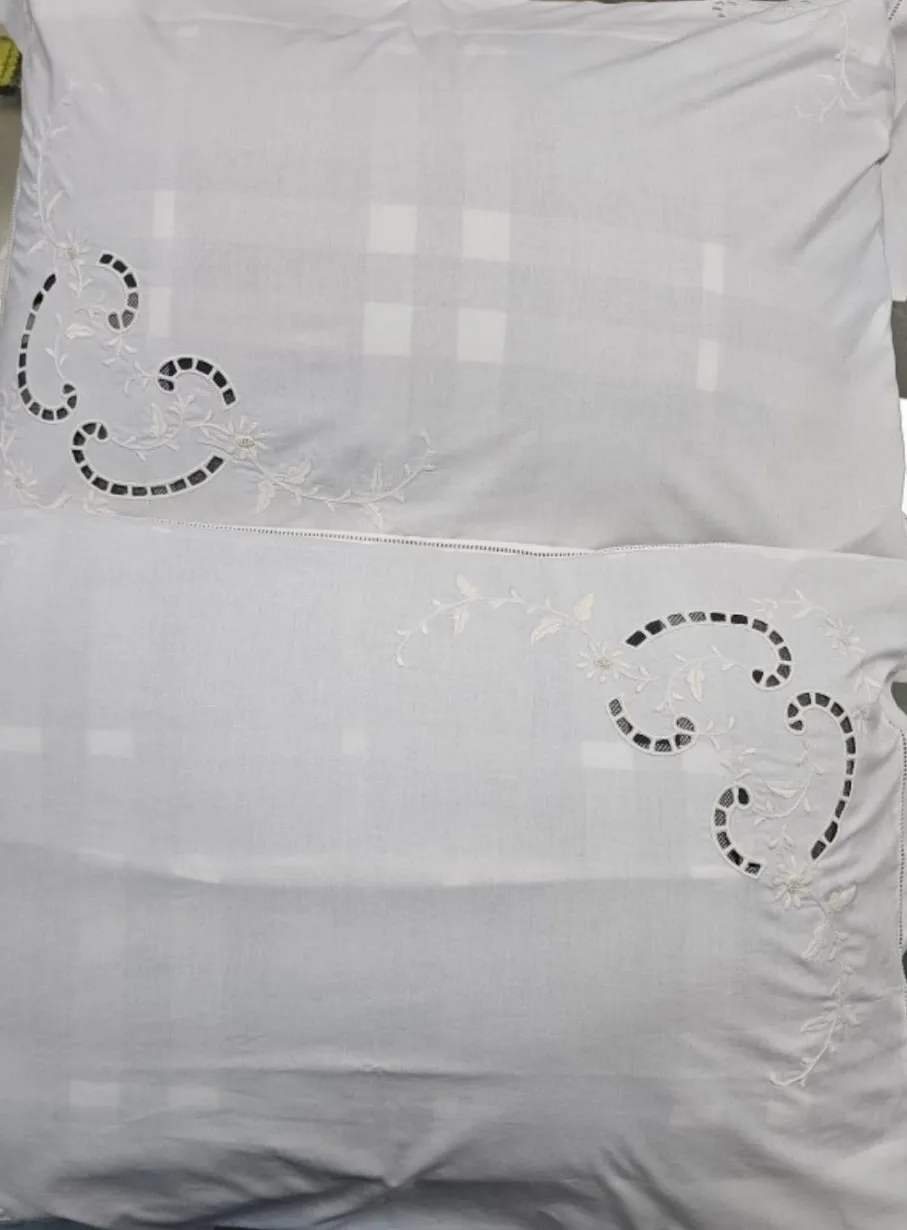 European style embroidered pillows. The product is chosen by many customers again after the first order