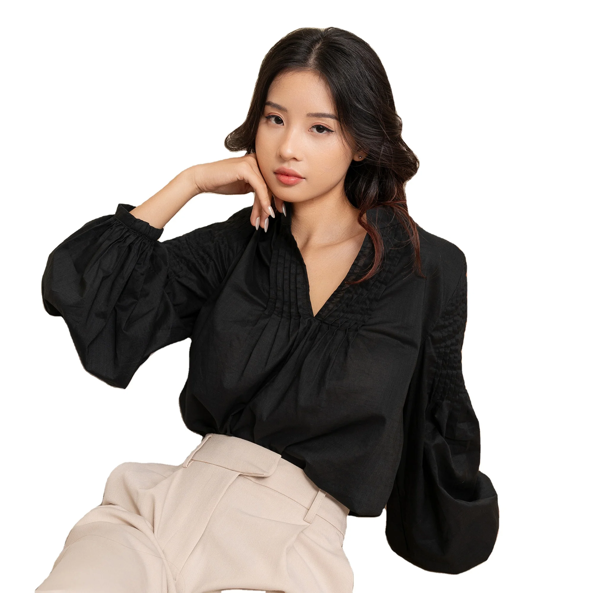 Женская хлопковая блузка с V-образным вырезом