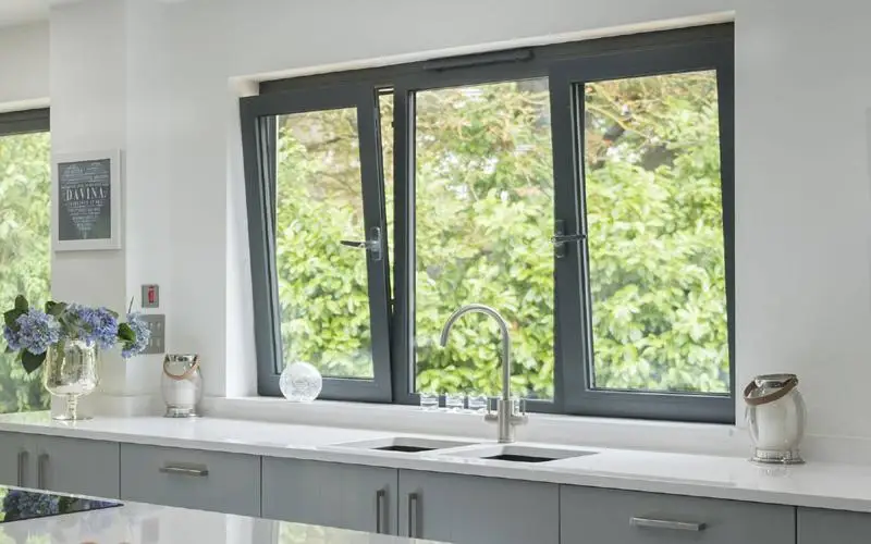 Aluminum Top hung Window, Single glass clear color Made by HolCom VietNam Cancel noises &  heat insulation Inside w Outside