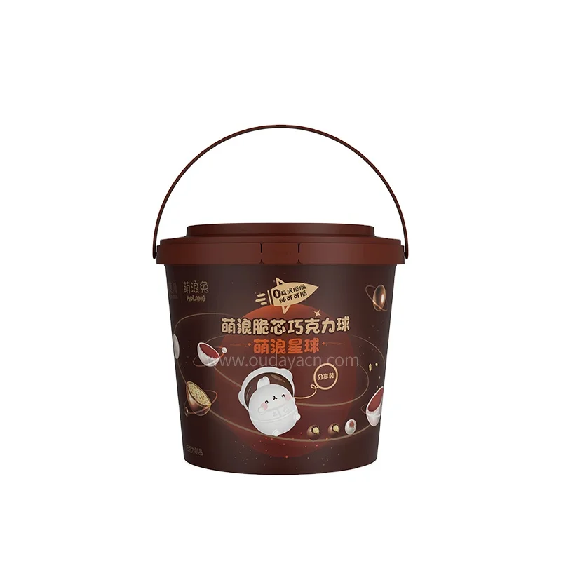 customizable unique PP cylindrical packaging plastic bucket for packaging some toilet paper cleaning paste