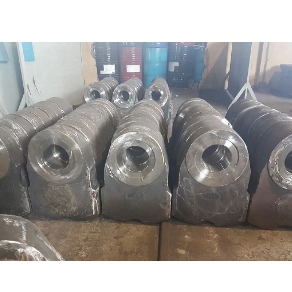 Hot Sale High Quality Rock Jaw Crusher Head Steel Hammer Crusher from Vietnam for Civil Construction Casting Processing New Used
