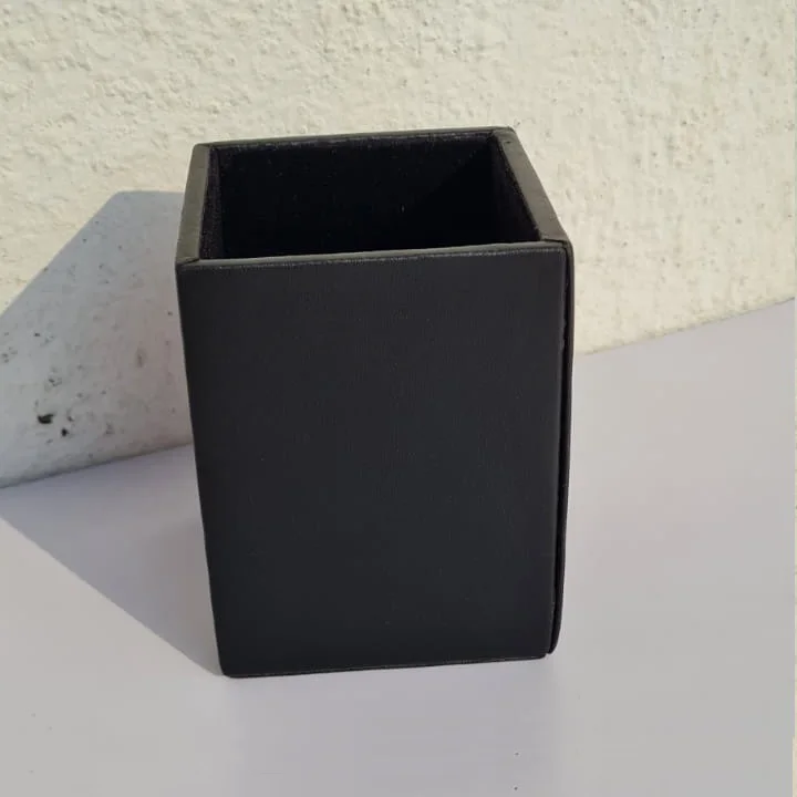 Органайзер для канцелярских принадлежностей из искусственной кожи