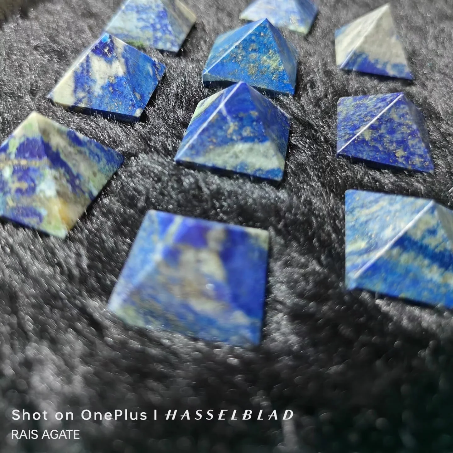 high Quality Natural Crystal Lapiz lazuli Pyramid stone for healing and astrology Pyramid for Reiki  Grid and Vastu Correction