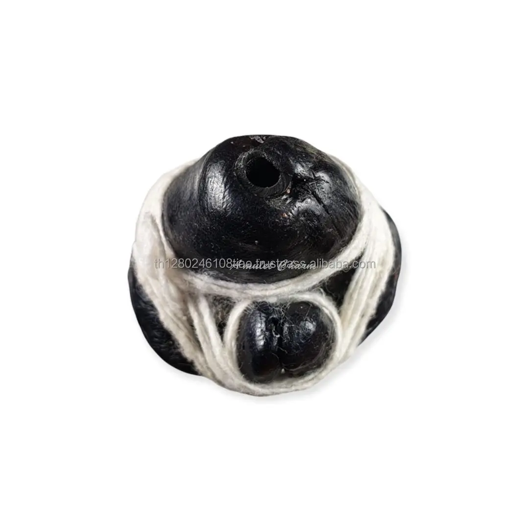 The doll tied the couple and cut off the adultery ancient thai amulets It is popular in asia