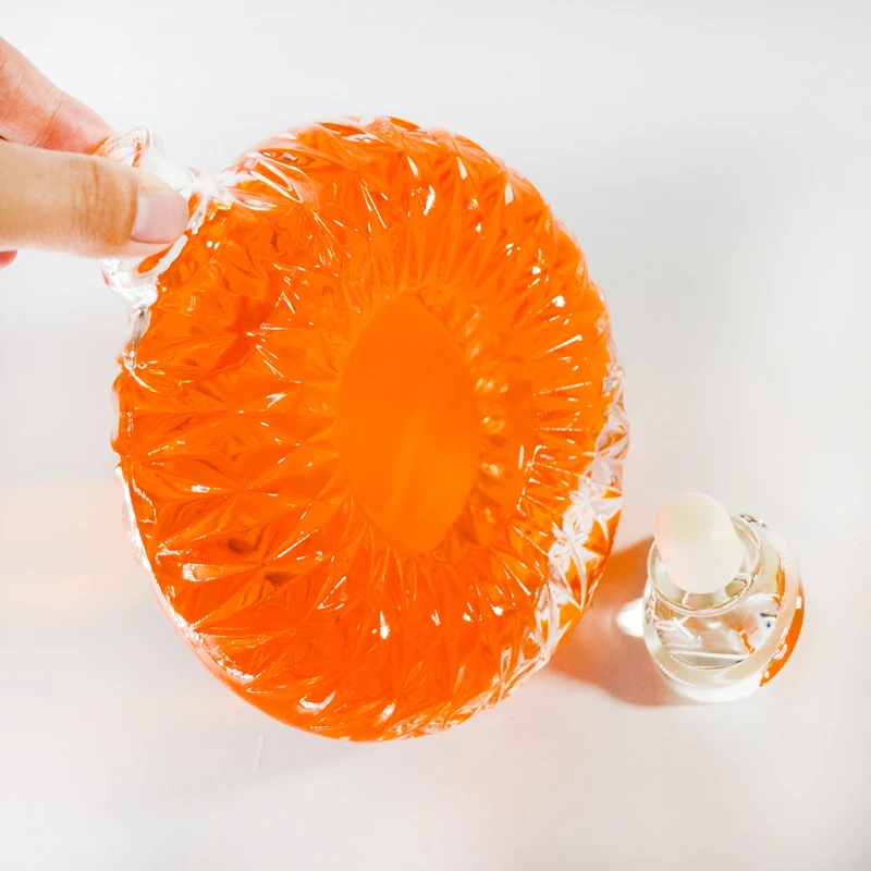 High-grade luxury brandy glass bottle with glass stopper