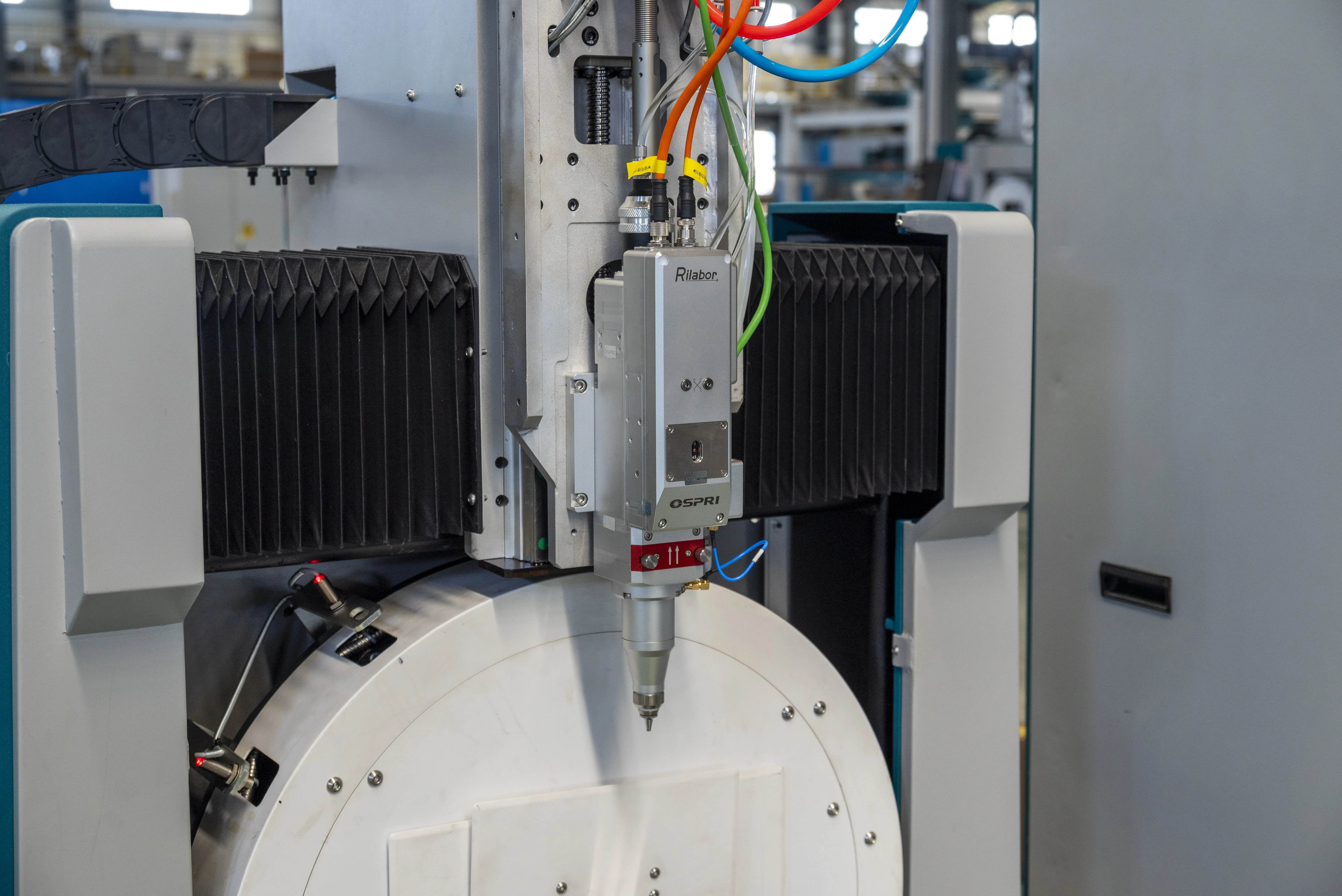 Ce High Precision Fiber Laser Tube Cutting Machine 3000mm For Carbon Steel Stainless Steel Processing