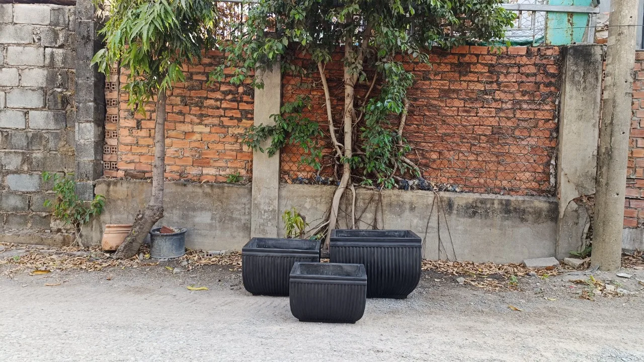 Durable GRC Outdoor Decor Garden Floor Weather-Resistant Concrete Artistic Planter and Urn for Home Plant Engineering Hotels