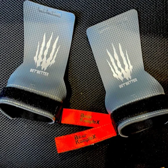 new Crossfit Carbon Grips no hole Bear komplex Style Premium Carbon Cowhide 2023 best seller