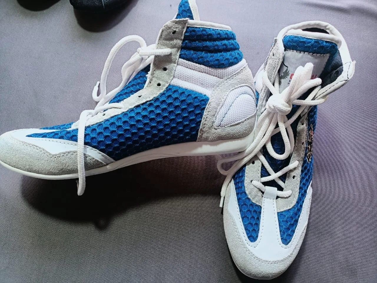 New Design Hot Sale Wholesale Original Suede Leather Breathable and Comfortable Rubber Soul Long Tale Professional Boxing Shoes