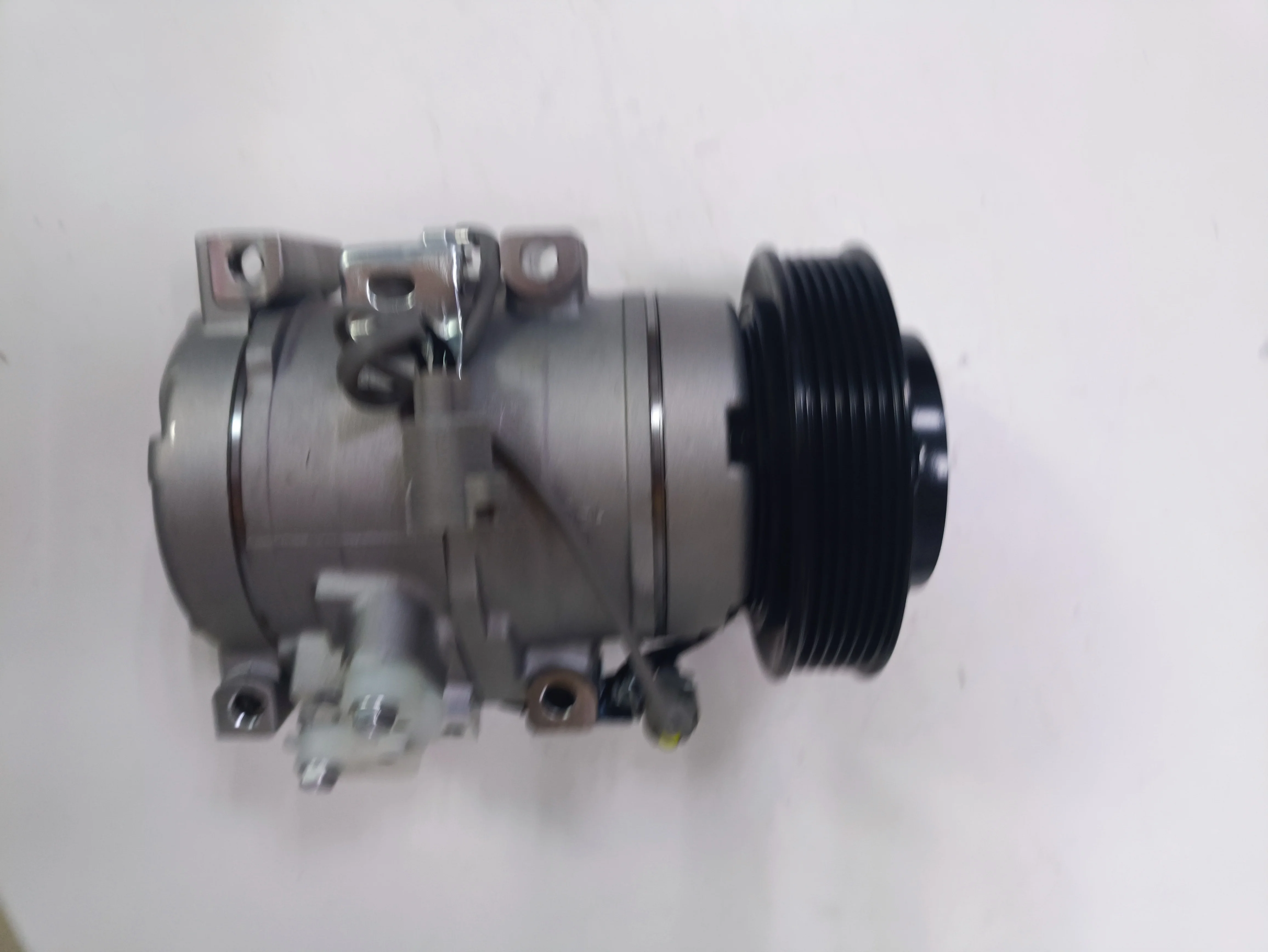 AC Compressor For Alphard  2003-2008 Air Compressor 88320-28360