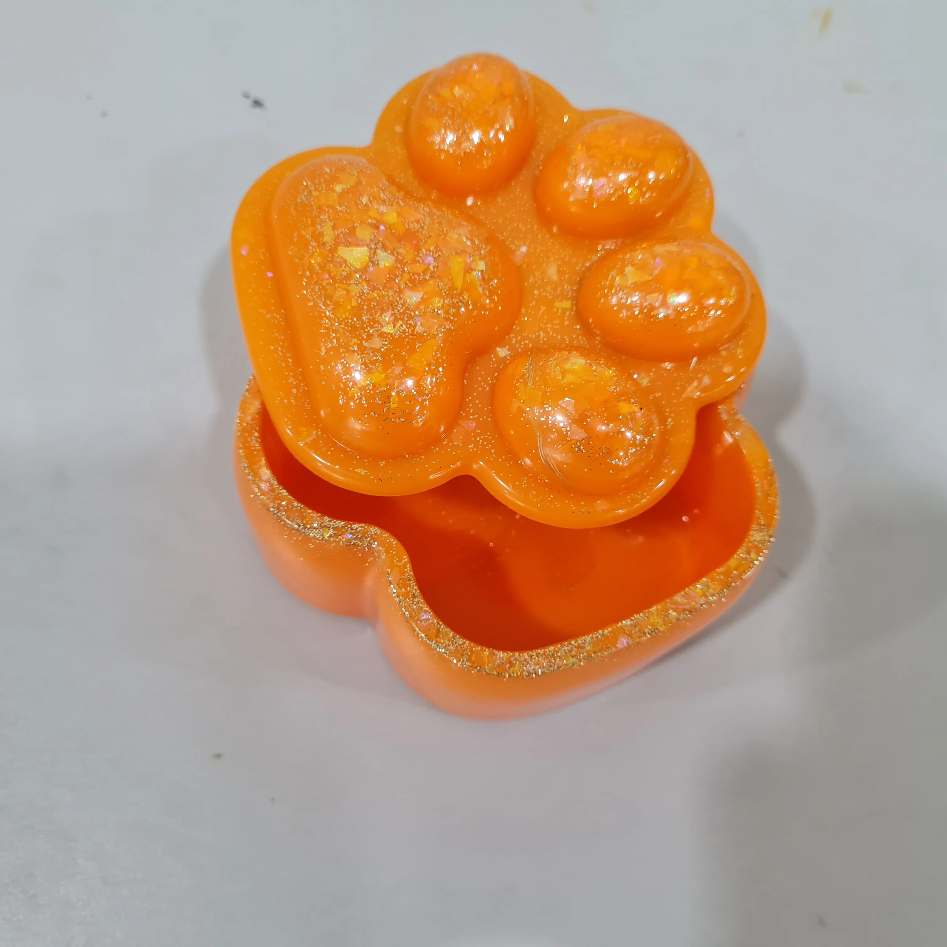 Lustrous Cat Walk Glimmering Jewelry Stash