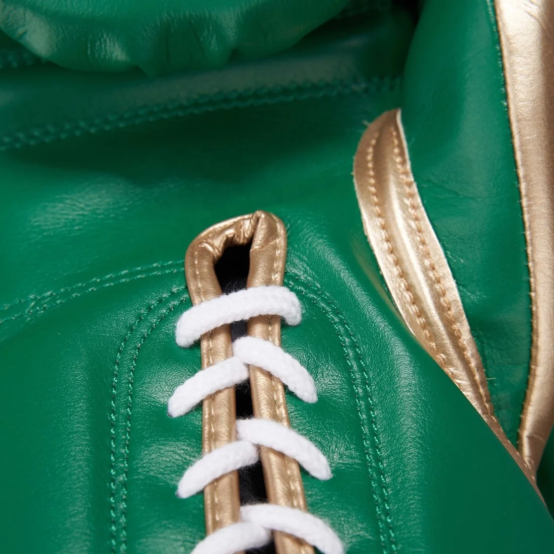 Top Seller Best Quality Leather Super lace Green/Gold Fly Boxing Gloves Professional Martial Arts Training Fly Boxing Gloves