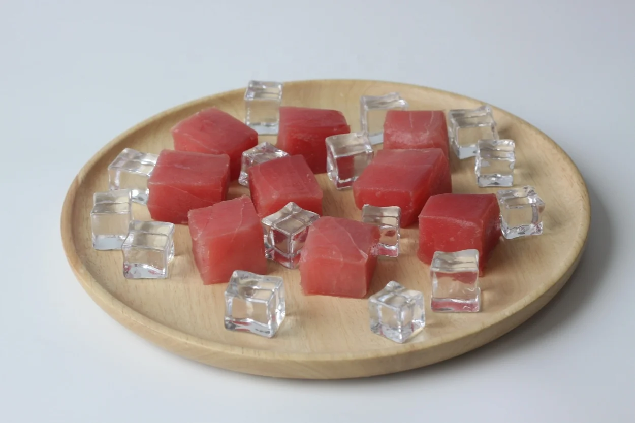 Frozen Yellowfin Tuna sashimi cube, skinless, boneless, CO treated made in Vietnam factory in bulk to export