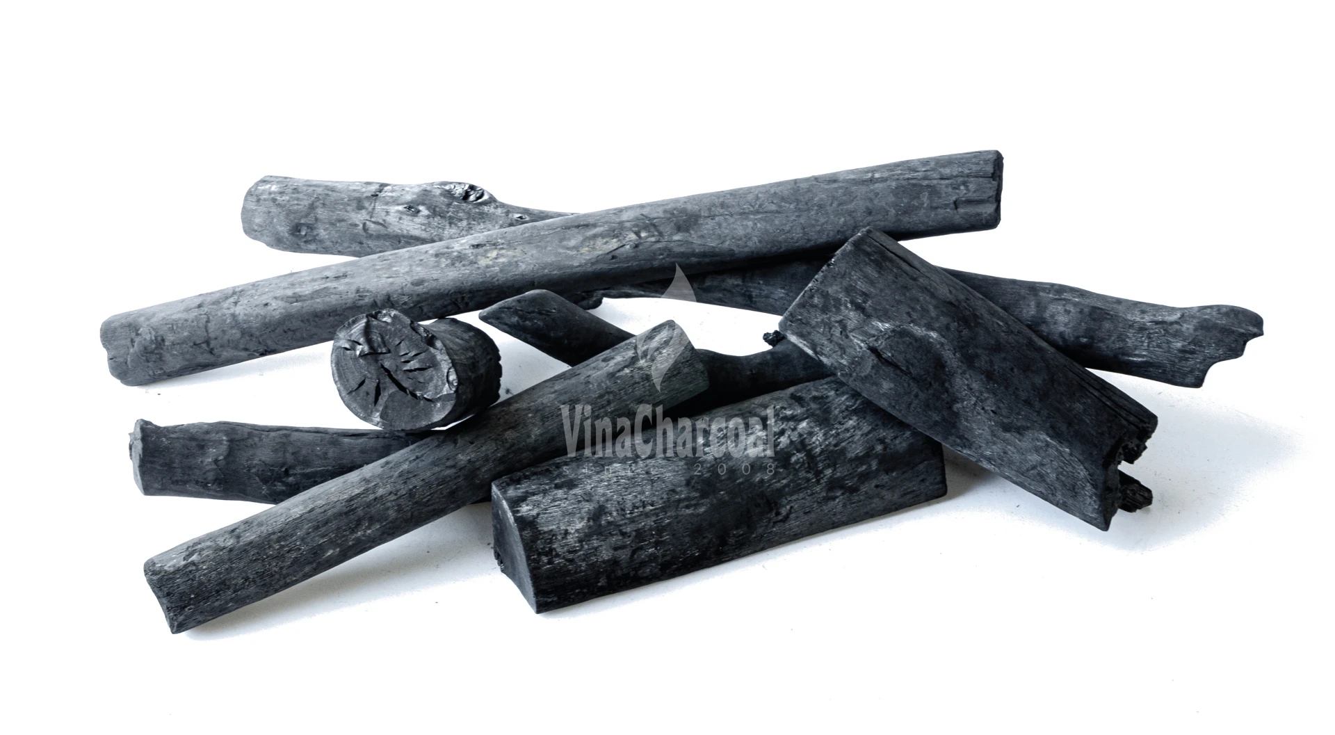 CHARCOAL FROM BLACK EUCALYPTUS WOOD 100% MADE FROM NATURAL MATERIALS NO COMPRESS NO ADHESIVE