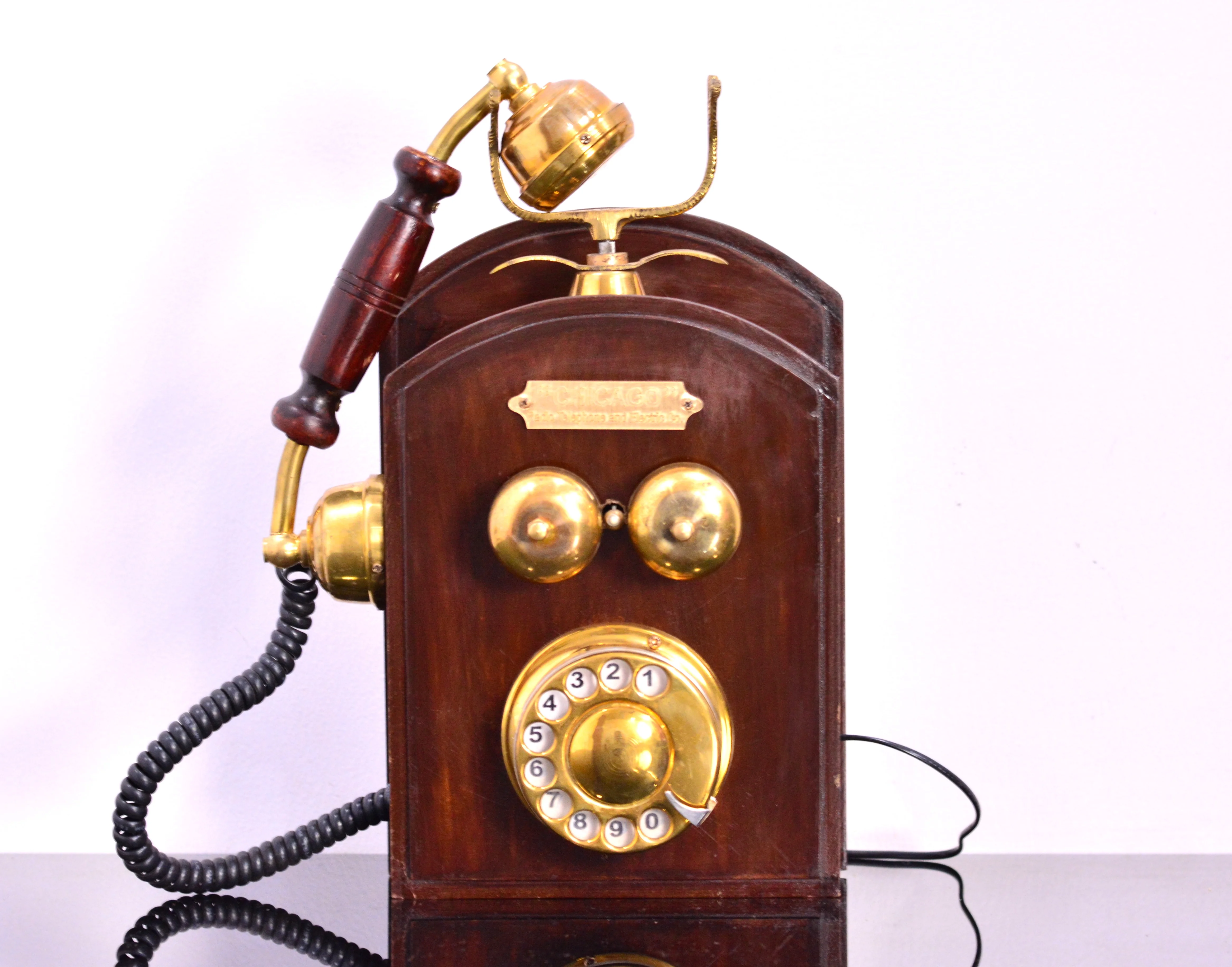  Латунный настенный телефон с вращающимся циферблатом