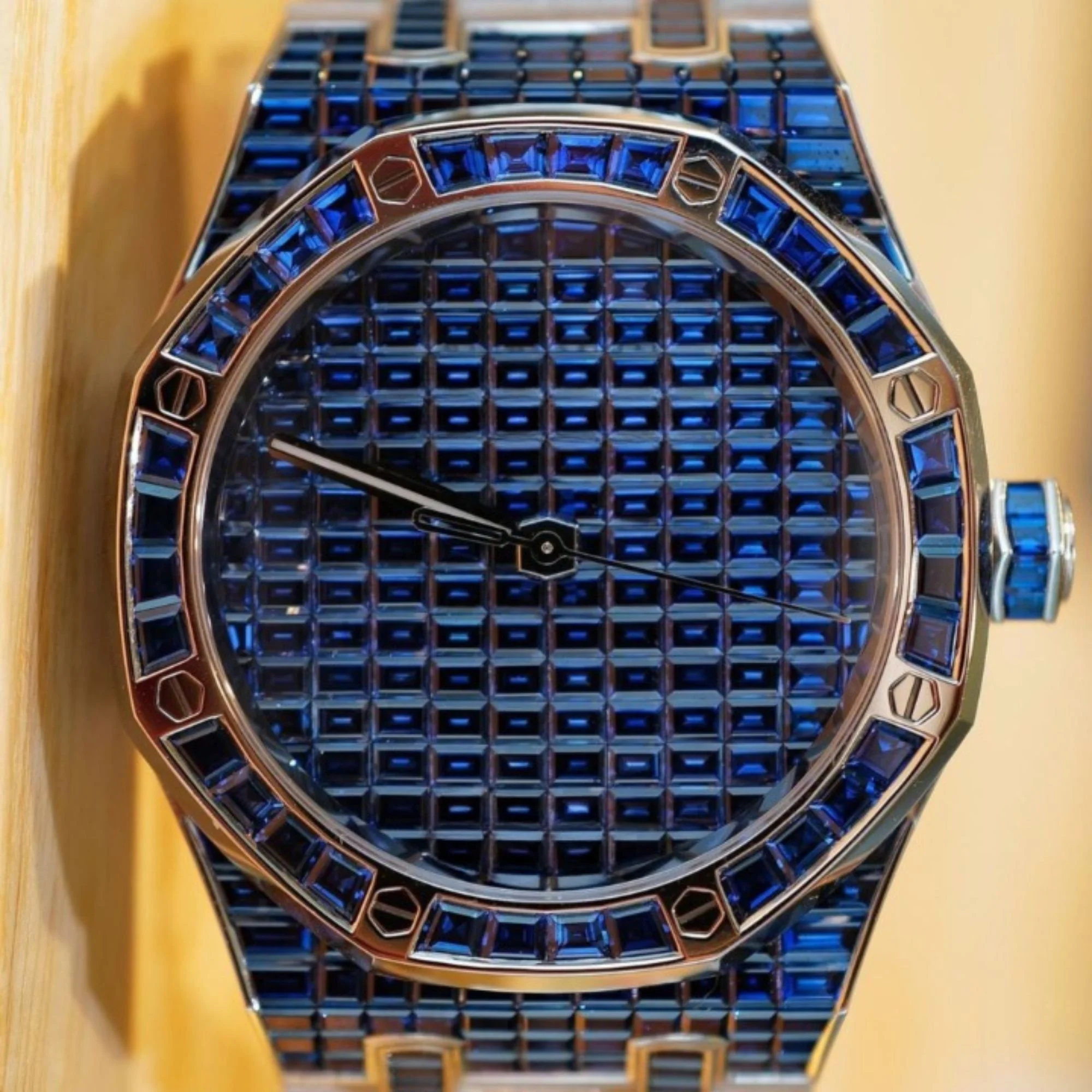 Best Selling Unisex Iced out Moissanite Watch Auto Date Feature High Quality Colorless Diamond Watch at Wholesale Price