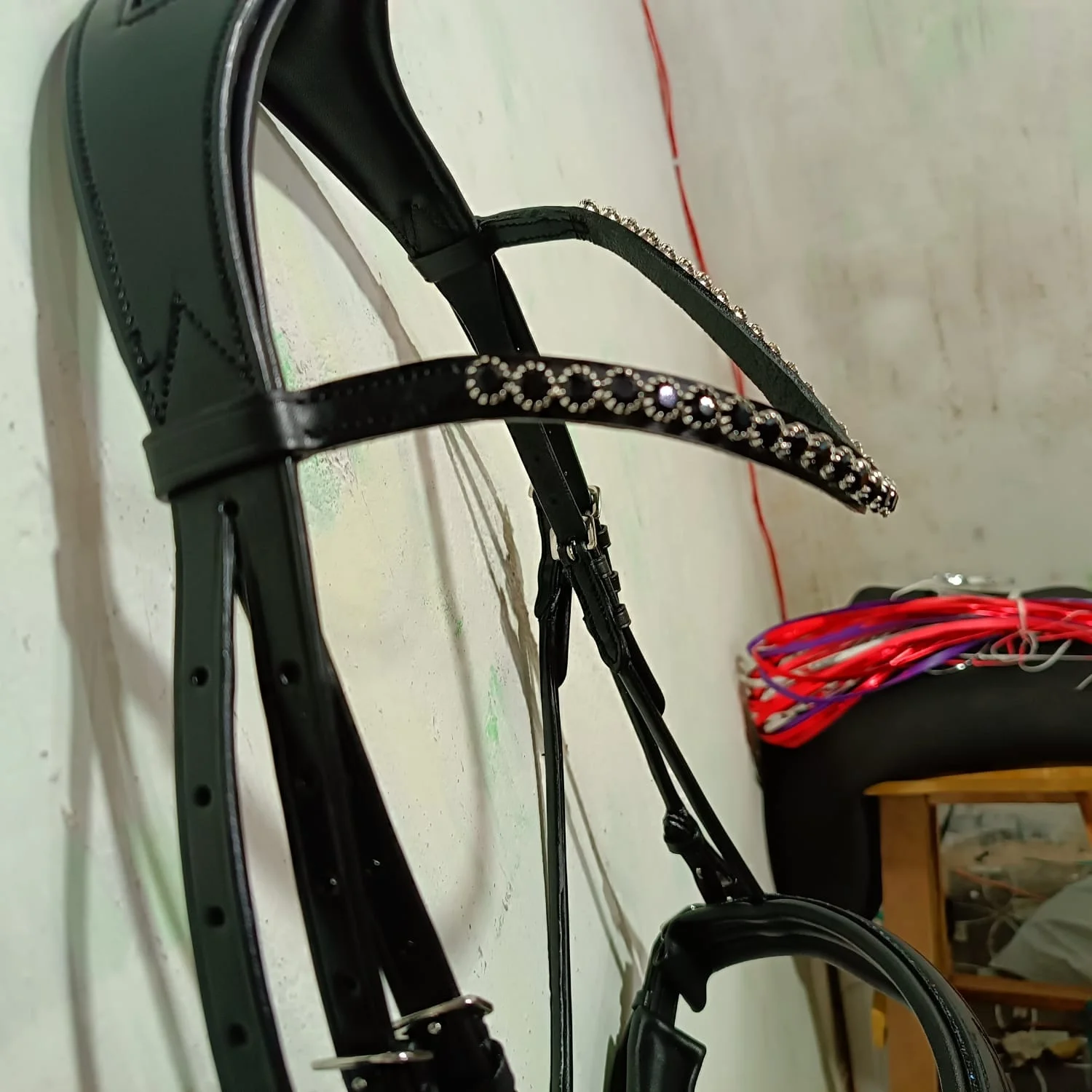 Luxury Equestrian Horse Soft Padded Bridle With Crystal Chain And Patent Leather Top Indian Wholesale Manufacturer