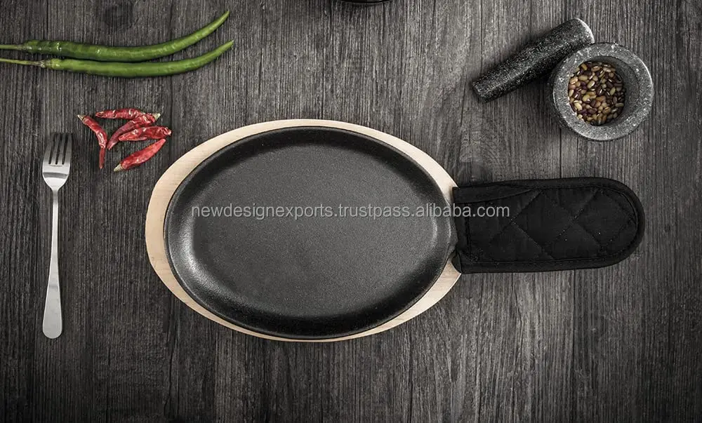 Cast Iron Fajita Plate Sizzler Pan with Wooden Tray