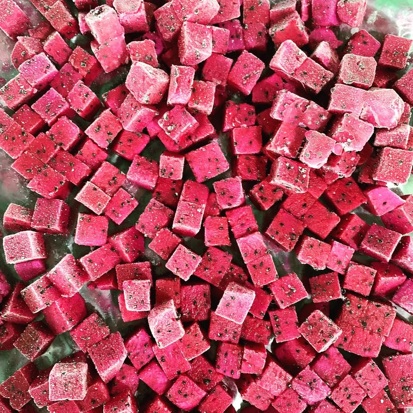 2021 FROZEN DRAGON FRUIT HALVES/SLICED/STICK/PUREE/CUBES... HIGH QUALITY FROM VIETNAM WHOLESALE